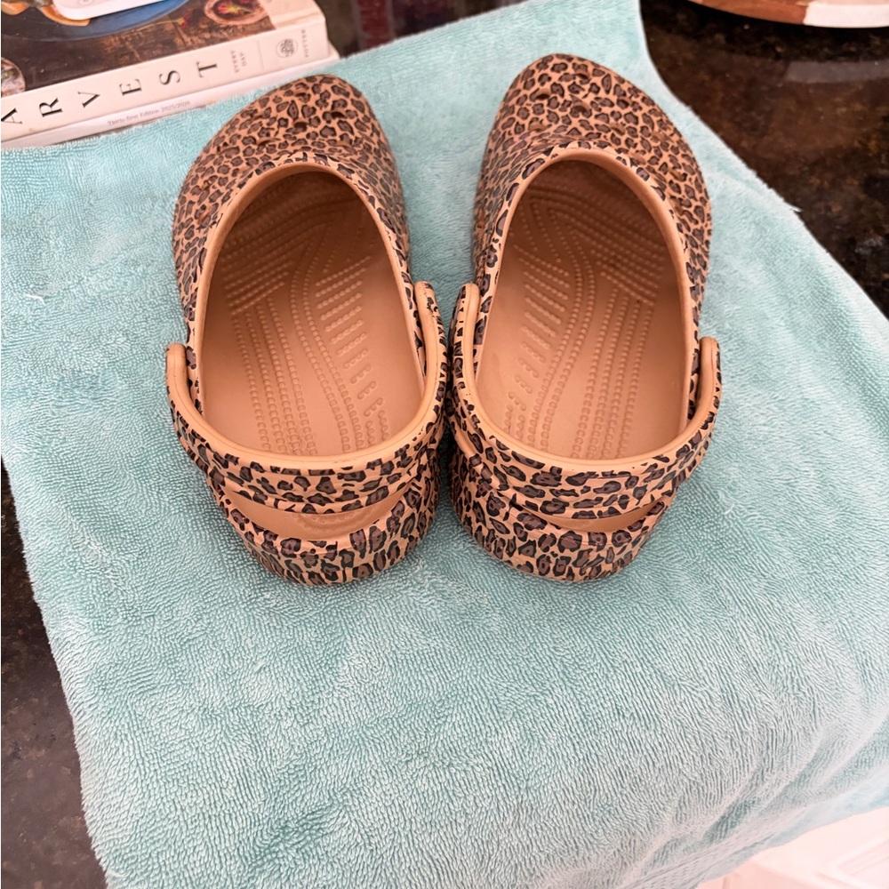 CROCS Leopard Print Classic Clog Mules in Tan and Brown - Picture 2 of 3
